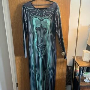 Black and Green Long Sleeve Dress